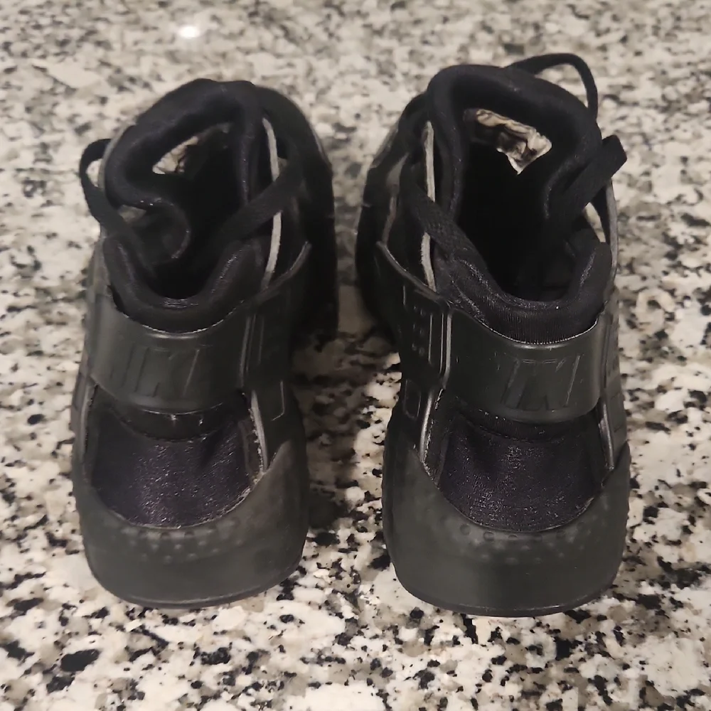 Nike Kids Huarache Run Sneaker - Picture 3 of 4